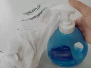 胶水弄到衣服上如何去除？